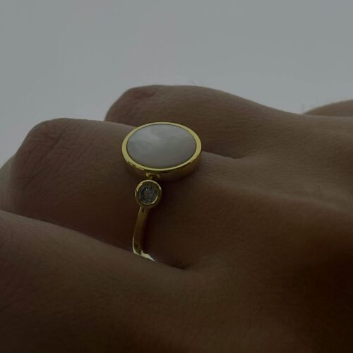 anillo de cuarzo blanco
